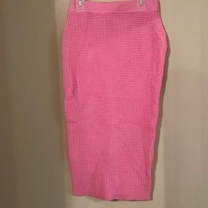 Pink knit skirt
